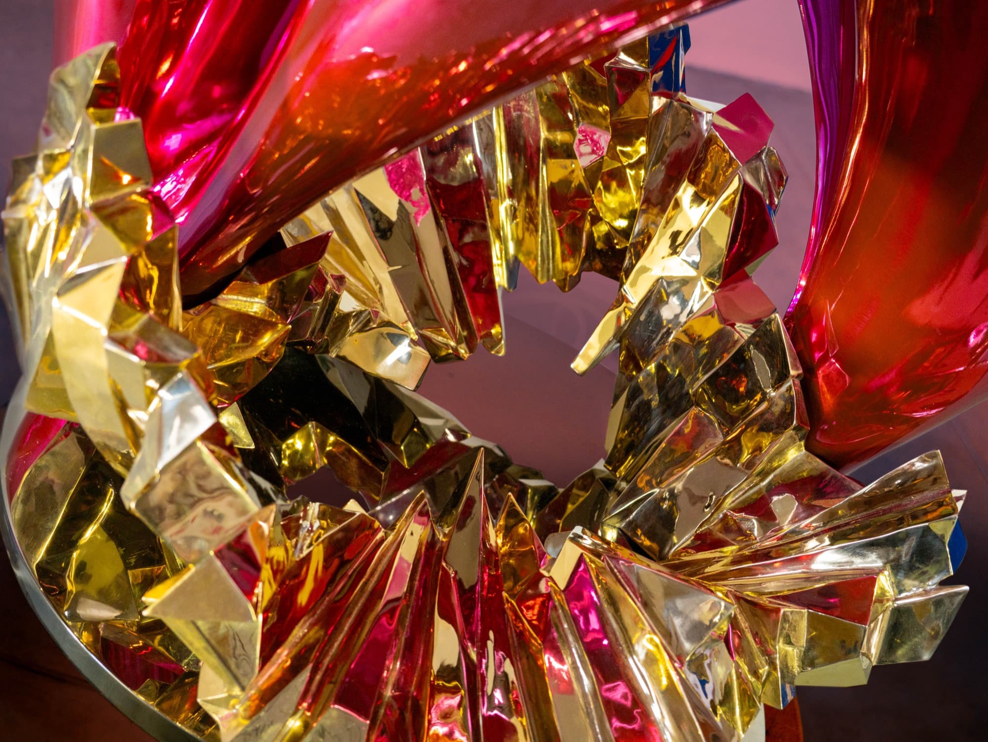 Happy Birthday Mr. President – Marilyn, detail of the crumpled gold base