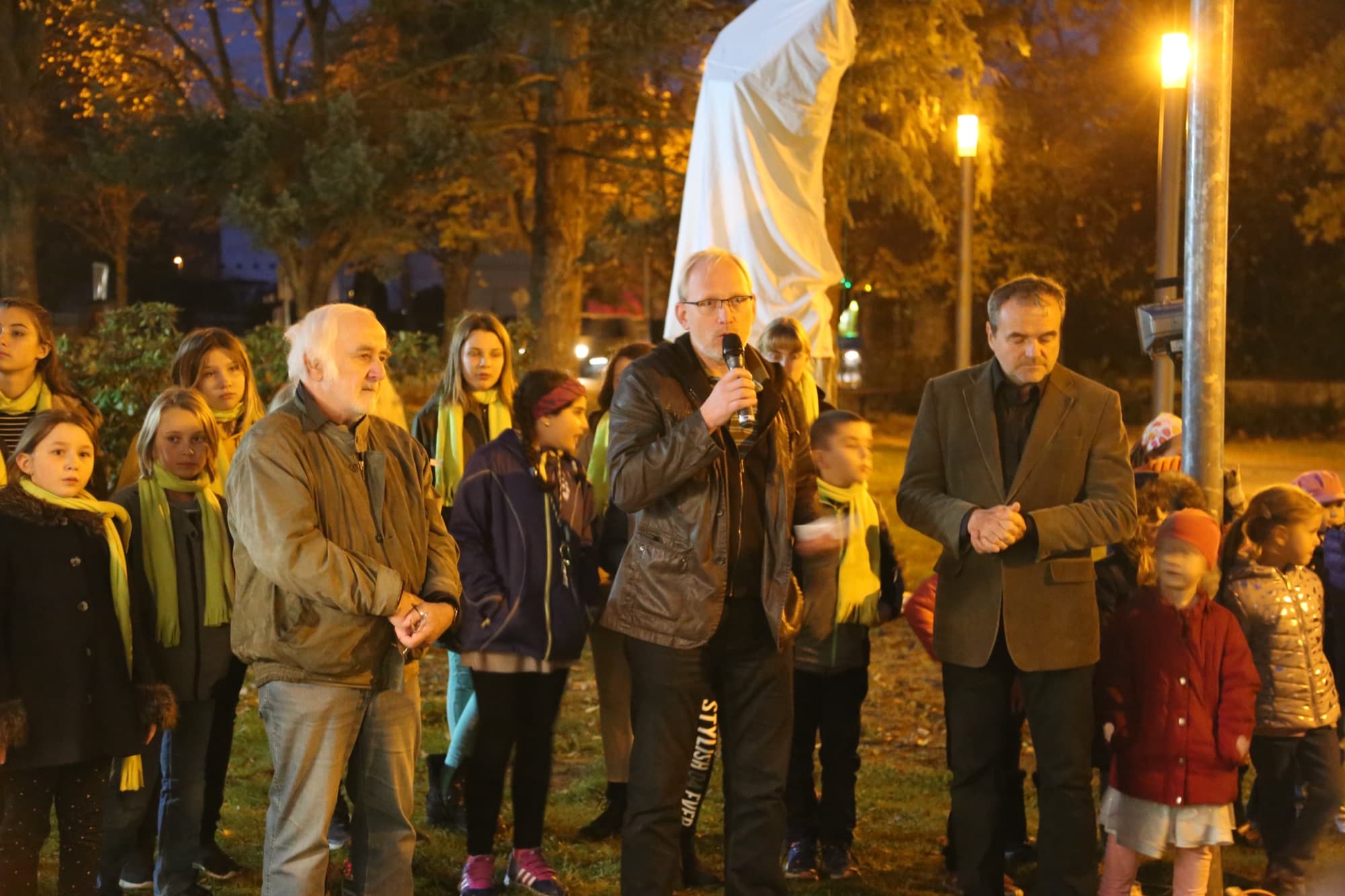 Hmota | Zrcadlení | Energie — vznik díla