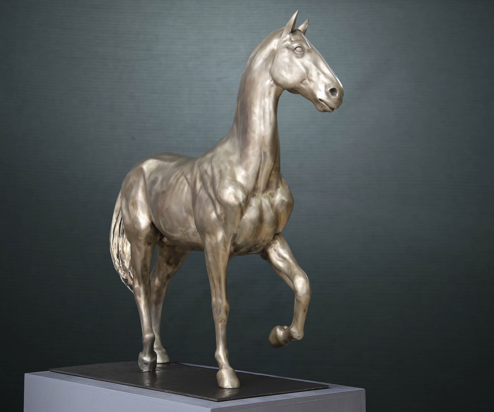 White Horse, rear three-quarter view