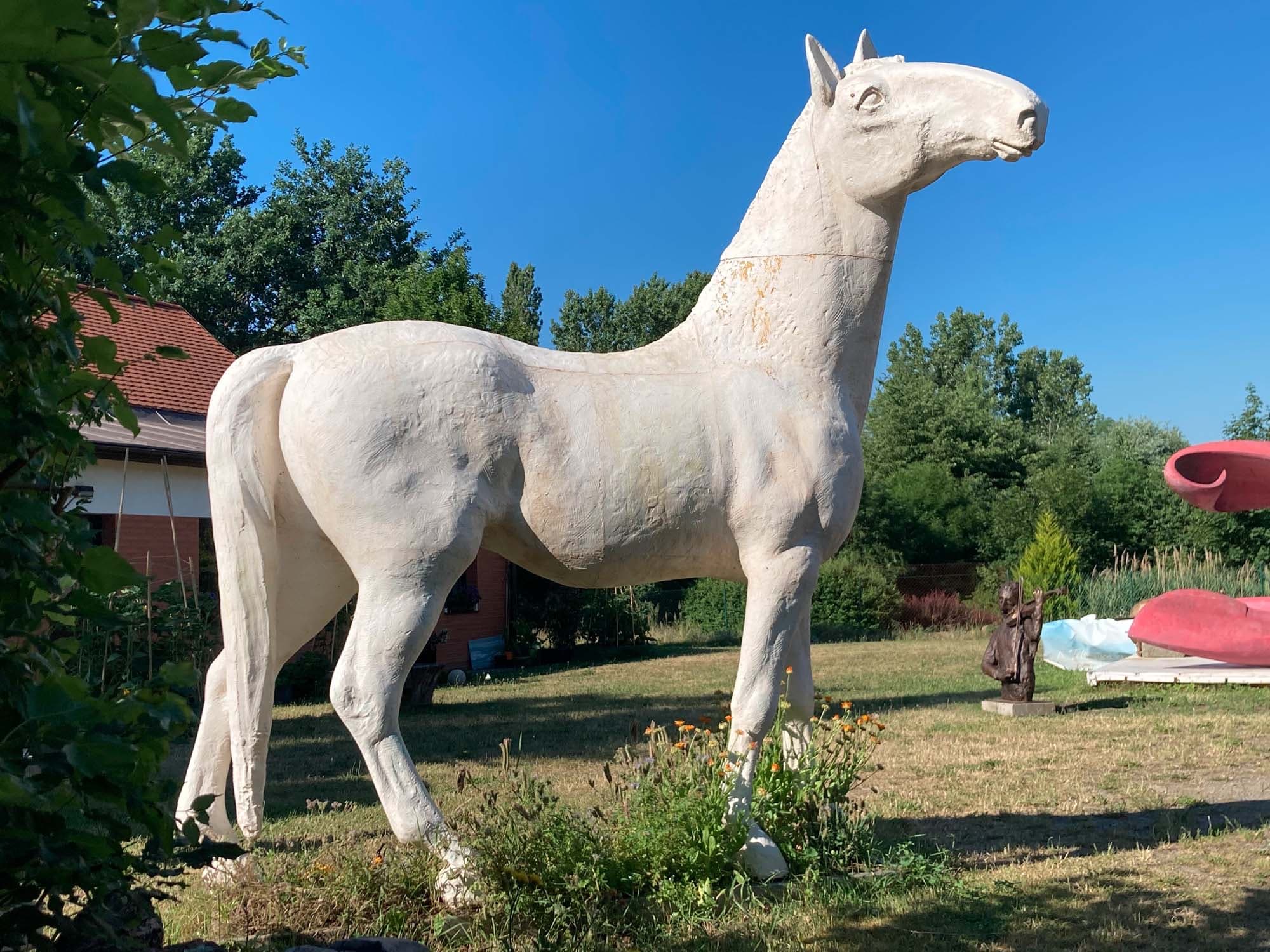 White Horse, Milan Kuzica